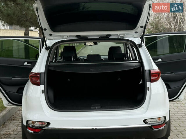 Белый Киа Sportage, объемом двигателя 1.59 л и пробегом 72 тыс. км за 18500 $, фото 77 на Automoto.ua