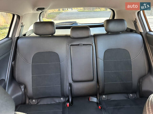 Білий Кіа Sportage, об'ємом двигуна 1.59 л та пробігом 69 тис. км за 17500 $, фото 35 на Automoto.ua