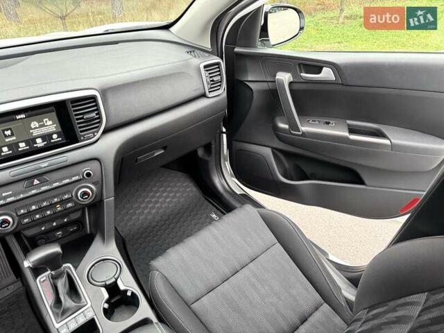 Білий Кіа Sportage, об'ємом двигуна 1.6 л та пробігом 84 тис. км за 20500 $, фото 35 на Automoto.ua
