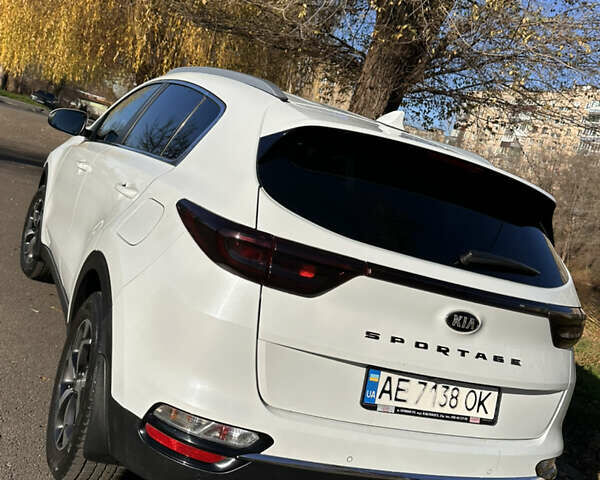 Білий Кіа Sportage, об'ємом двигуна 1.59 л та пробігом 69 тис. км за 17500 $, фото 10 на Automoto.ua
