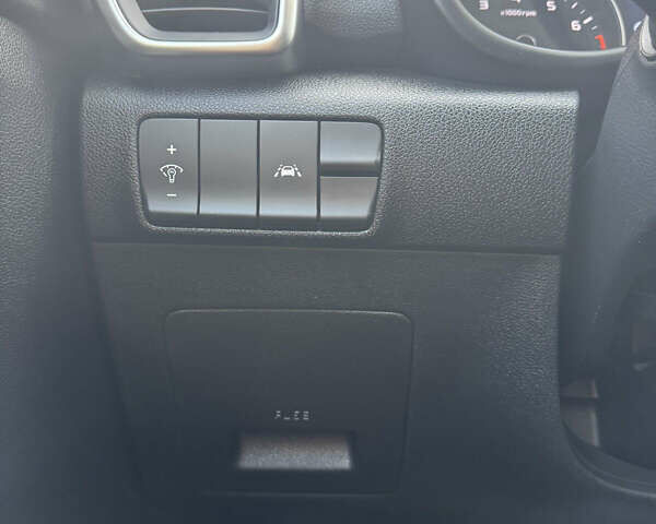 Білий Кіа Sportage, об'ємом двигуна 2.36 л та пробігом 47 тис. км за 17500 $, фото 11 на Automoto.ua