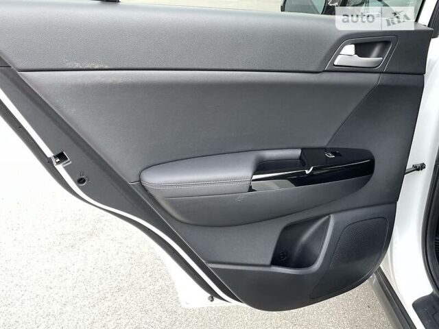 Белый Киа Sportage, объемом двигателя 2.4 л и пробегом 5 тыс. км за 24500 $, фото 29 на Automoto.ua