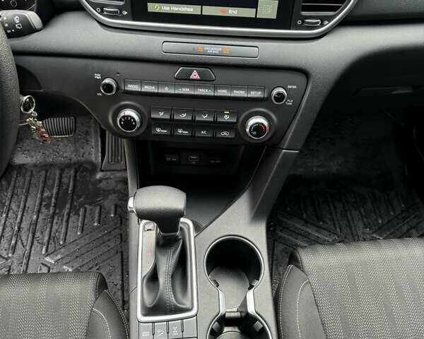 Білий Кіа Sportage, об'ємом двигуна 2.36 л та пробігом 47 тис. км за 17500 $, фото 22 на Automoto.ua