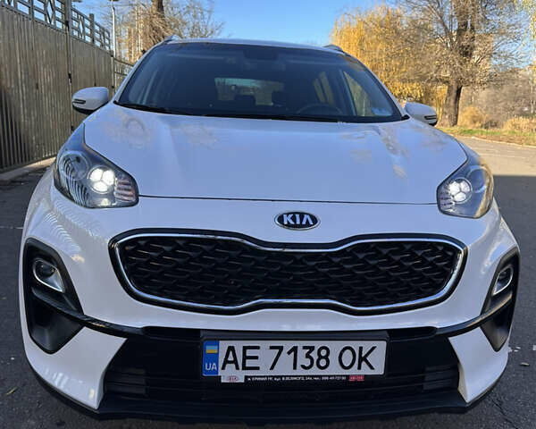 Білий Кіа Sportage, об'ємом двигуна 1.59 л та пробігом 69 тис. км за 17500 $, фото 46 на Automoto.ua