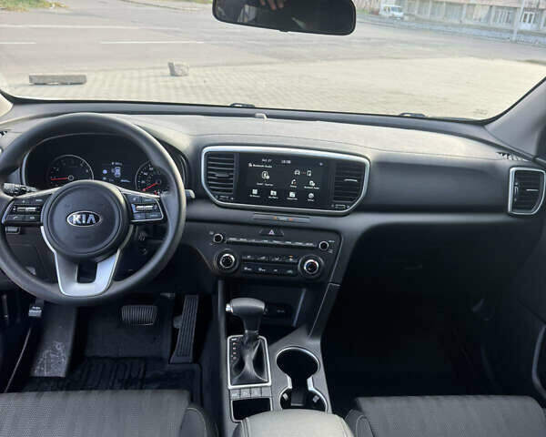 Білий Кіа Sportage, об'ємом двигуна 2.36 л та пробігом 47 тис. км за 17500 $, фото 13 на Automoto.ua