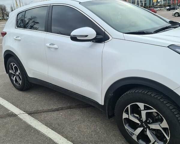 Білий Кіа Sportage, об'ємом двигуна 1.6 л та пробігом 67 тис. км за 19100 $, фото 11 на Automoto.ua