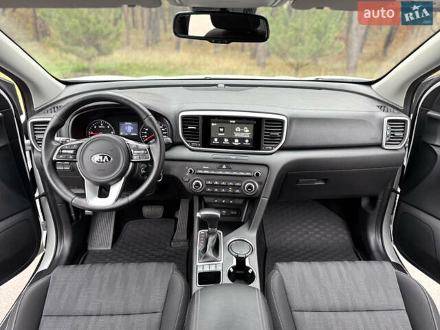 Белый Киа Sportage, объемом двигателя 1.6 л и пробегом 84 тыс. км за 19700 $, фото 26 на Automoto.ua