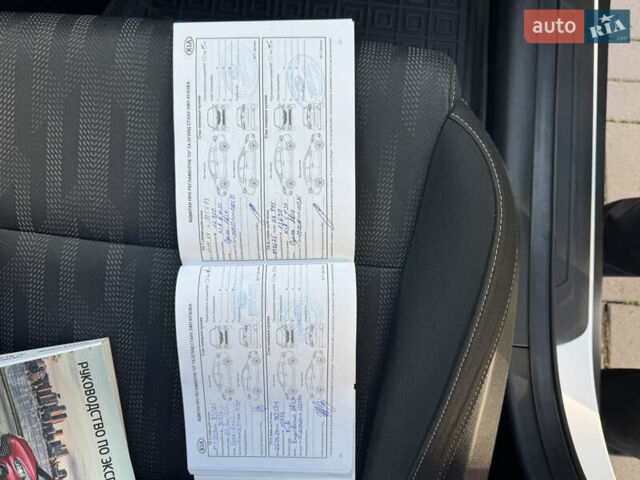 Білий Кіа Sportage, об'ємом двигуна 1.59 л та пробігом 137 тис. км за 16800 $, фото 21 на Automoto.ua