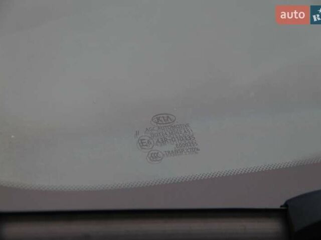 Белый Киа Sportage, объемом двигателя 1.6 л и пробегом 136 тыс. км за 18500 $, фото 2 на Automoto.ua