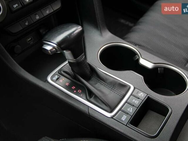 Белый Киа Sportage, объемом двигателя 1.6 л и пробегом 136 тыс. км за 18500 $, фото 22 на Automoto.ua