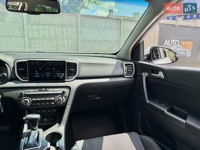 Киа Sportage 2020 в Харькове на Automoto.ua Белый Киа Sportage, объемом двигателя 1.6 л и пробегом 68 тыс. км за 21300 $, фото 13 на Automoto.ua