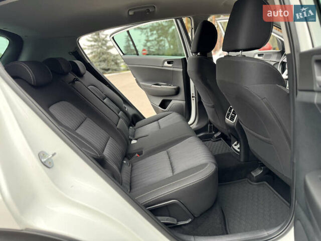 Белый Киа Sportage, объемом двигателя 1.6 л и пробегом 84 тыс. км за 19700 $, фото 38 на Automoto.ua