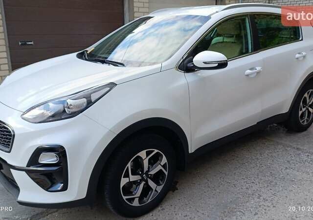 Білий Кіа Sportage, об'ємом двигуна 1.59 л та пробігом 50 тис. км за 19500 $, фото 5 на Automoto.ua