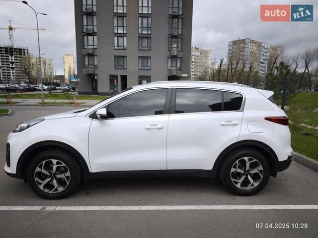 Киа Sportage 2020 в Киеве на Automoto.ua Белый Киа Sportage, объемом двигателя 1.59 л и пробегом 72 тыс. км за 17500 $, фото 2 на Automoto.ua