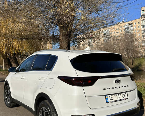 Білий Кіа Sportage, об'ємом двигуна 1.59 л та пробігом 69 тис. км за 17500 $, фото 11 на Automoto.ua