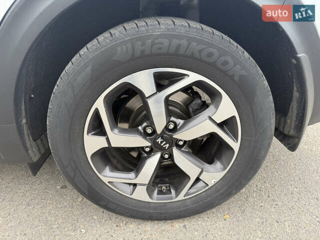 Білий Кіа Sportage, об'ємом двигуна 1.59 л та пробігом 50 тис. км за 17799 $, фото 14 на Automoto.ua