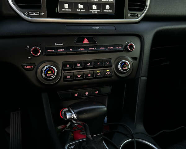 Білий Кіа Sportage, об'ємом двигуна 1.6 л та пробігом 90 тис. км за 23500 $, фото 13 на Automoto.ua