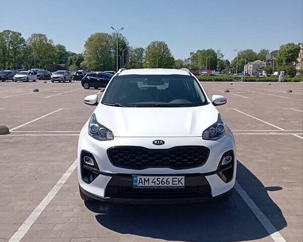 Білий Кіа Sportage, об'ємом двигуна 1.59 л та пробігом 62 тис. км за 16900 $, фото 3 на Automoto.ua