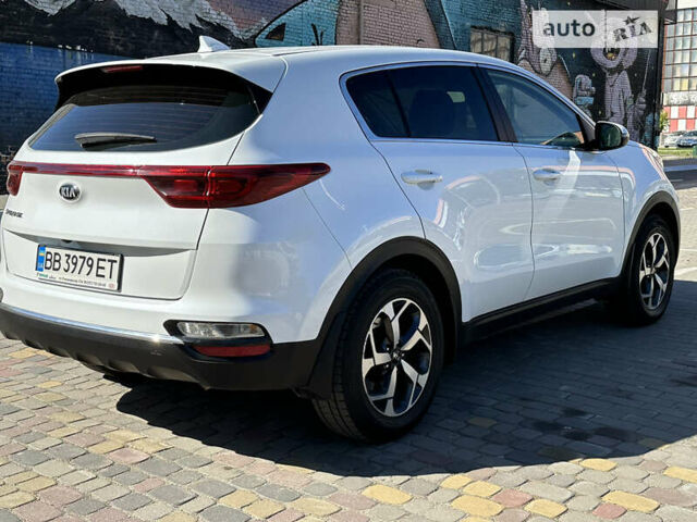 Белый Киа Sportage, объемом двигателя 1.6 л и пробегом 48 тыс. км за 18900 $, фото 9 на Automoto.ua