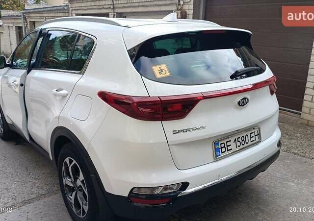 Білий Кіа Sportage, об'ємом двигуна 1.59 л та пробігом 50 тис. км за 19500 $, фото 111 на Automoto.ua