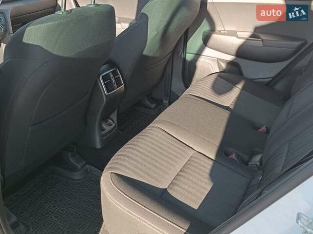 Білий Кіа Sportage, об'ємом двигуна 1.6 л та пробігом 93 тис. км за 18200 $, фото 24 на Automoto.ua