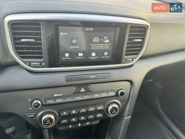 Білий Кіа Sportage, об'ємом двигуна 1.59 л та пробігом 137 тис. км за 16800 $, фото 12 на Automoto.ua