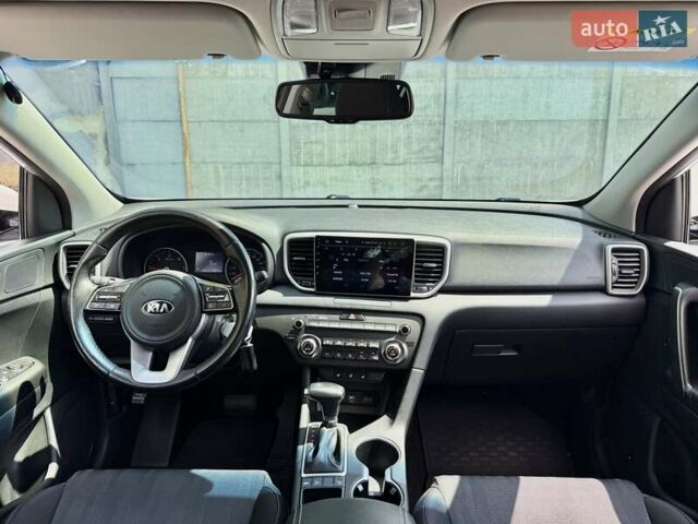 Киа Sportage 2020 в Харькове на Automoto.ua Белый Киа Sportage, объемом двигателя 1.6 л и пробегом 68 тыс. км за 21300 $, фото 12 на Automoto.ua