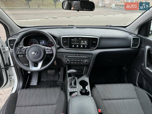 Білий Кіа Sportage, об'ємом двигуна 2.36 л та пробігом 47 тис. км за 17500 $, фото 24 на Automoto.ua