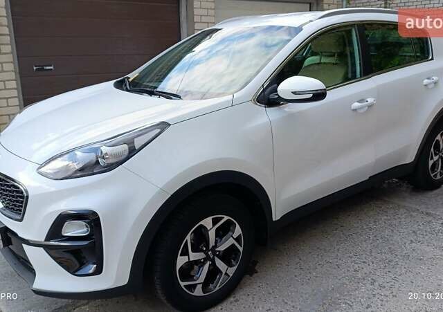 Білий Кіа Sportage, об'ємом двигуна 1.59 л та пробігом 50 тис. км за 19500 $, фото 1 на Automoto.ua