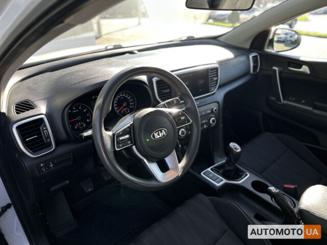Белый Киа Sportage, объемом двигателя 1.6 л и пробегом 139 тыс. км за 16913 $, фото 6 на Automoto.ua