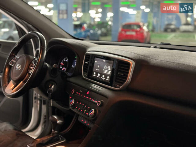 Білий Кіа Sportage, об'ємом двигуна 1.6 л та пробігом 80 тис. км за 21000 $, фото 15 на Automoto.ua