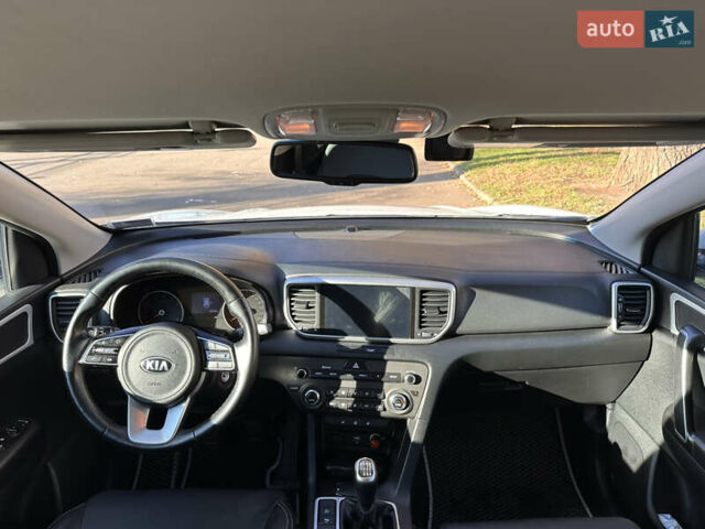 Білий Кіа Sportage, об'ємом двигуна 1.59 л та пробігом 69 тис. км за 17500 $, фото 33 на Automoto.ua