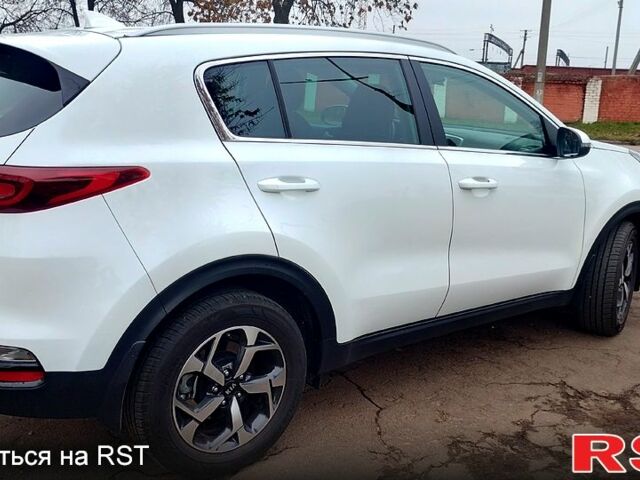 Белый Киа Sportage, объемом двигателя 1.6 л и пробегом 22 тыс. км за 20900 $, фото 3 на Automoto.ua