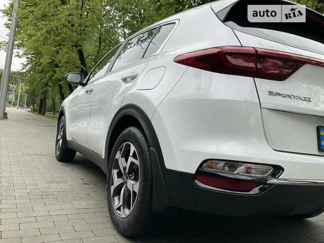 Белый Киа Sportage, объемом двигателя 1.59 л и пробегом 81 тыс. км за 17500 $, фото 3 на Automoto.ua