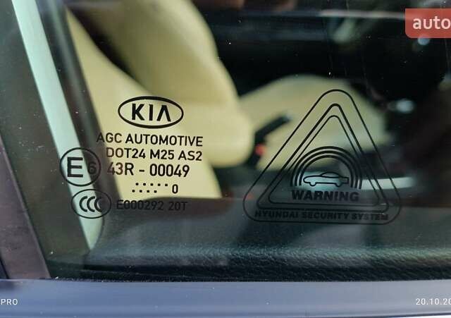 Білий Кіа Sportage, об'ємом двигуна 1.59 л та пробігом 50 тис. км за 19500 $, фото 18 на Automoto.ua