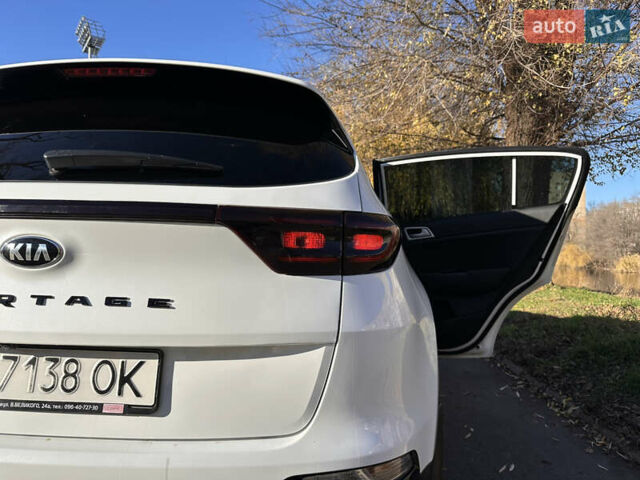 Білий Кіа Sportage, об'ємом двигуна 1.59 л та пробігом 69 тис. км за 17500 $, фото 29 на Automoto.ua