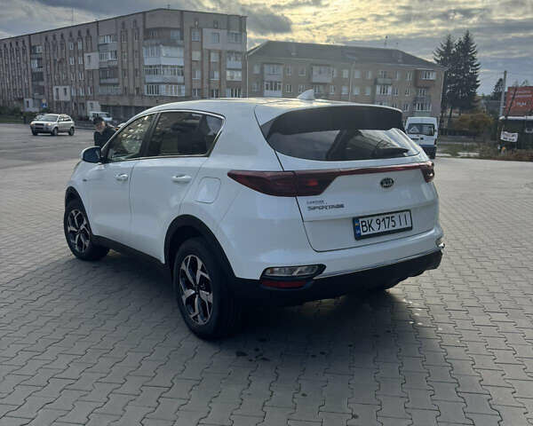 Белый Киа Sportage, объемом двигателя 2.36 л и пробегом 45 тыс. км за 17500 $, фото 2 на Automoto.ua