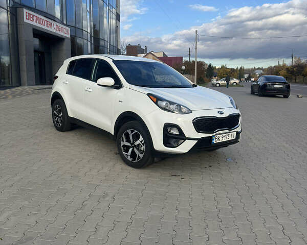 Білий Кіа Sportage, об'ємом двигуна 2.36 л та пробігом 47 тис. км за 17500 $, фото 3 на Automoto.ua
