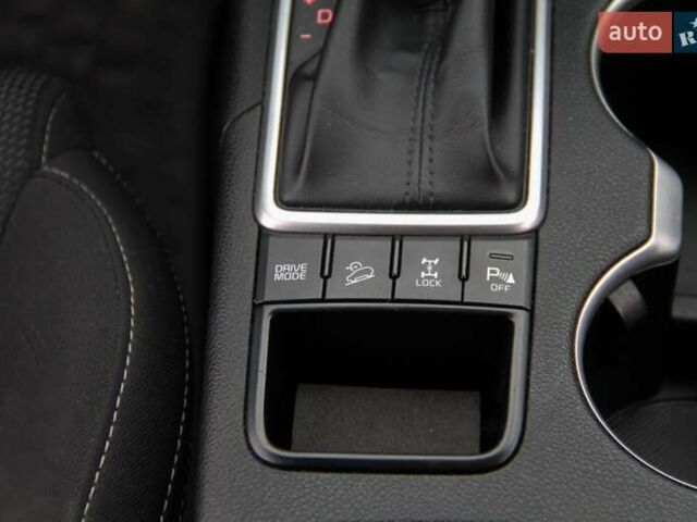 Белый Киа Sportage, объемом двигателя 1.6 л и пробегом 136 тыс. км за 18500 $, фото 21 на Automoto.ua