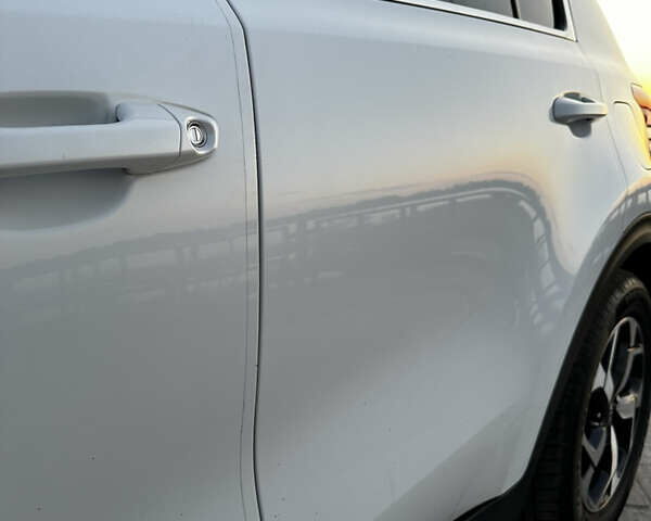 Білий Кіа Sportage, об'ємом двигуна 1.6 л та пробігом 90 тис. км за 23500 $, фото 5 на Automoto.ua
