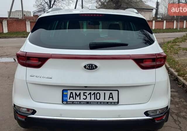 Белый Киа Sportage, объемом двигателя 1.59 л и пробегом 22 тыс. км за 20900 $, фото 4 на Automoto.ua