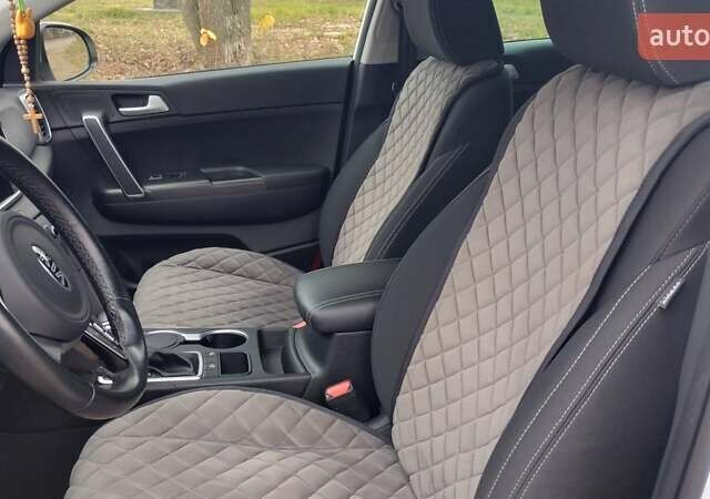 Белый Киа Sportage, объемом двигателя 1.59 л и пробегом 22 тыс. км за 20900 $, фото 19 на Automoto.ua