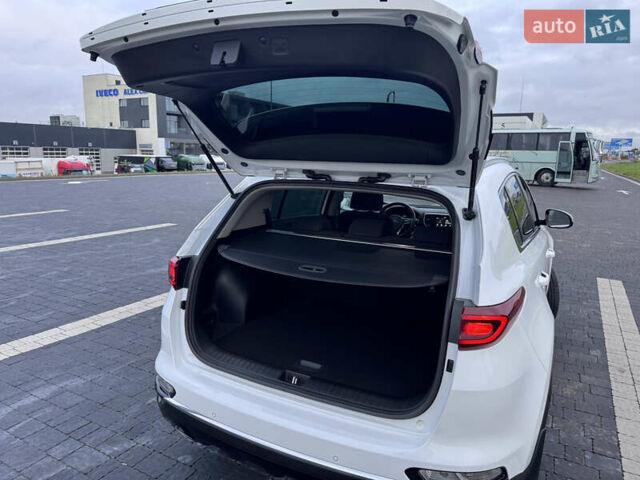 Білий Кіа Sportage, об'ємом двигуна 1.6 л та пробігом 49 тис. км за 18500 $, фото 32 на Automoto.ua