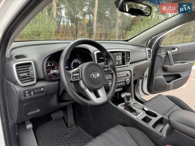 Білий Кіа Sportage, об'ємом двигуна 1.6 л та пробігом 84 тис. км за 20500 $, фото 27 на Automoto.ua