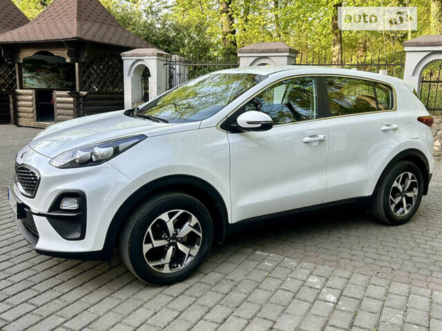 Білий Кіа Sportage, об'ємом двигуна 1.59 л та пробігом 48 тис. км за 18300 $, фото 6 на Automoto.ua