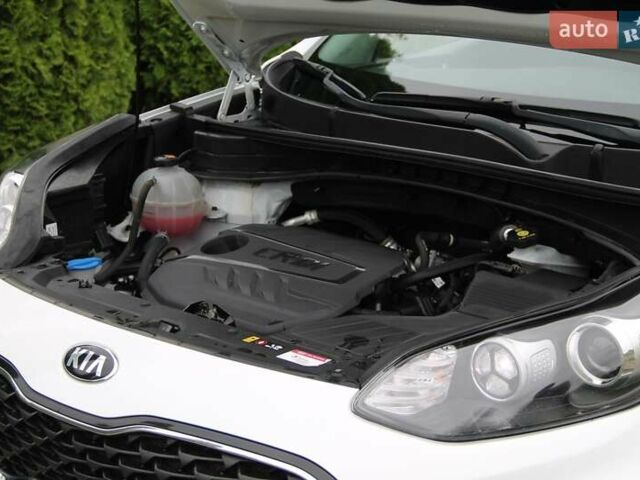 Белый Киа Sportage, объемом двигателя 1.6 л и пробегом 136 тыс. км за 18500 $, фото 3 на Automoto.ua
