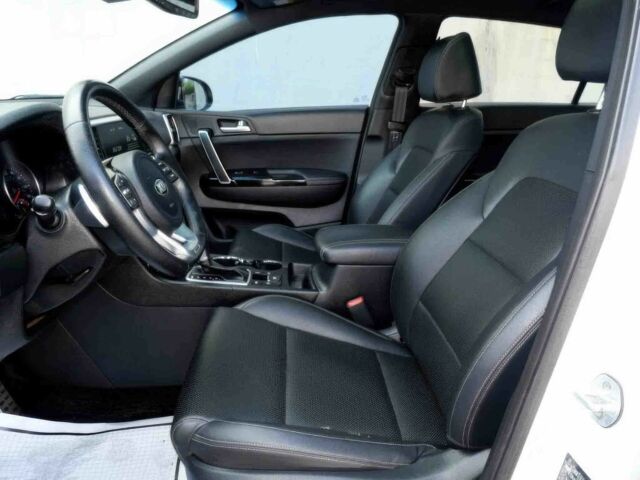 Білий Кіа Sportage, об'ємом двигуна 2.4 л та пробігом 45 тис. км за 13000 $, фото 8 на Automoto.ua