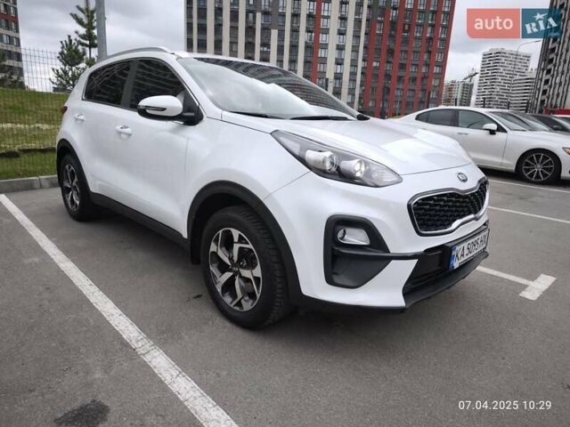 Киа Sportage 2020 в Киеве на Automoto.ua Белый Киа Sportage, объемом двигателя 1.59 л и пробегом 72 тыс. км за 17500 $, фото 1 на Automoto.ua