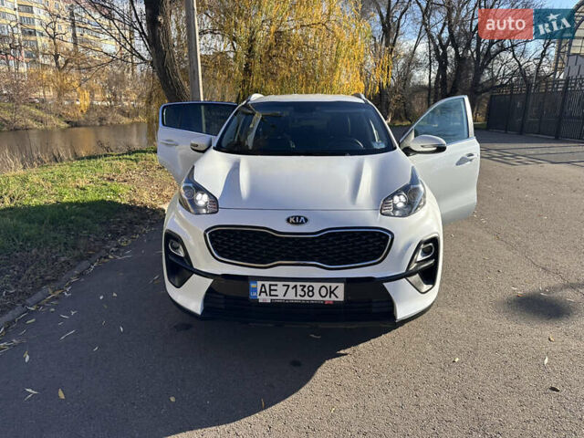 Білий Кіа Sportage, об'ємом двигуна 1.59 л та пробігом 69 тис. км за 17500 $, фото 28 на Automoto.ua
