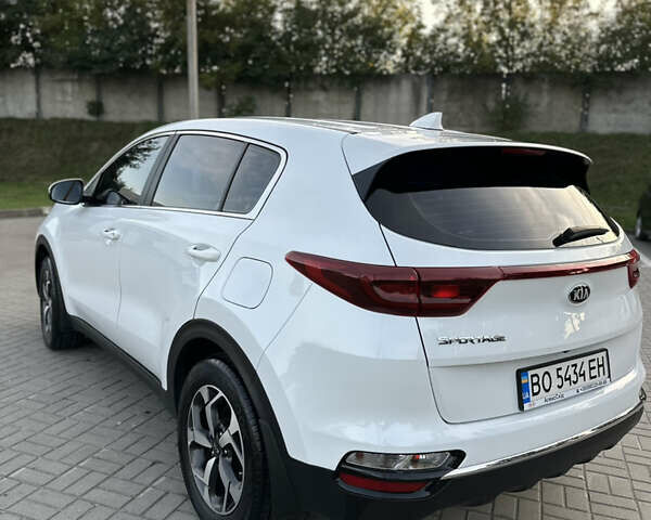 Белый Киа Sportage, объемом двигателя 1.6 л и пробегом 51 тыс. км за 17500 $, фото 7 на Automoto.ua